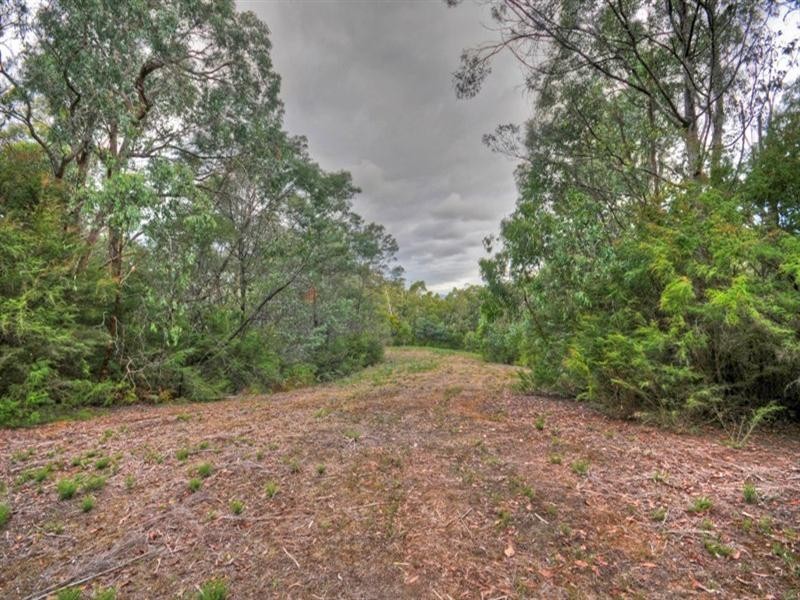 13 FORDS Road, Gruyere VIC 3770