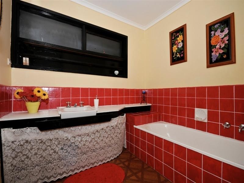 23 ST GEORGES Crescent, Croydon VIC 3136
