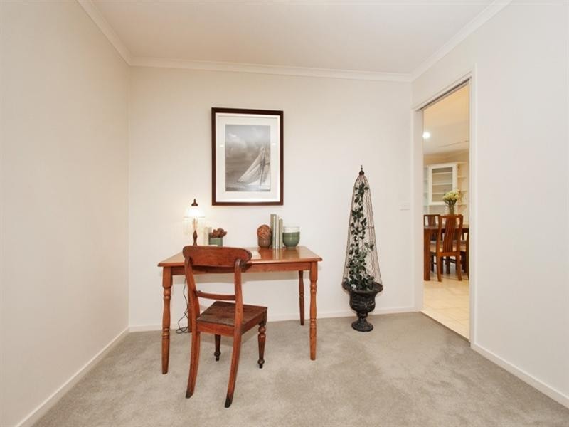 34 BAYSWATER Road, Croydon VIC 3136