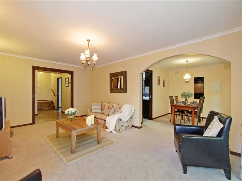 40 LONGVIEW Road, Croydon South VIC 3136