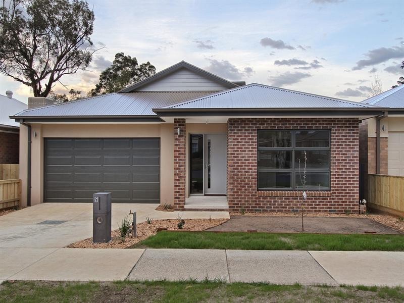3 and 5 Palm Grove, Kilsyth VIC 3137