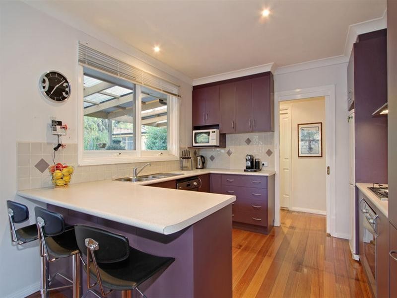 8 DUMOSA Avenue, Croydon VIC 3136