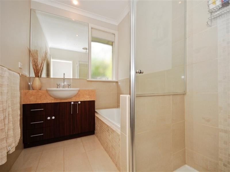 10 Rosebank Avenue, Ringwood North VIC 3134