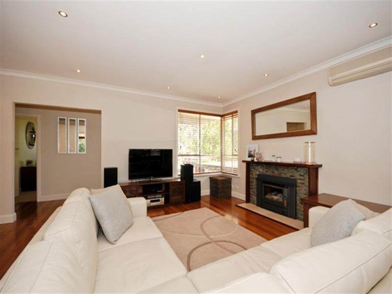 10 Rosebank Avenue, Ringwood North VIC 3134