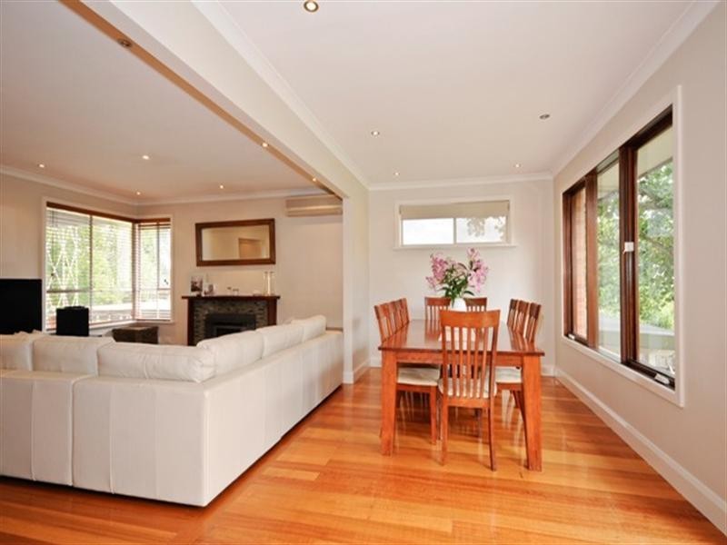 10 Rosebank Avenue, Ringwood North VIC 3134