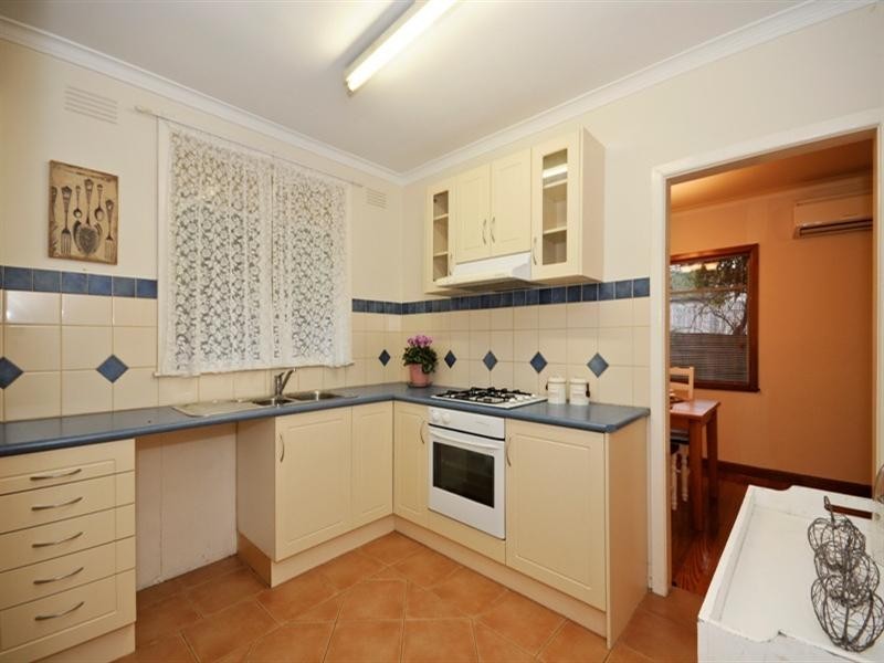 8 FIELD Street, Croydon VIC 3136