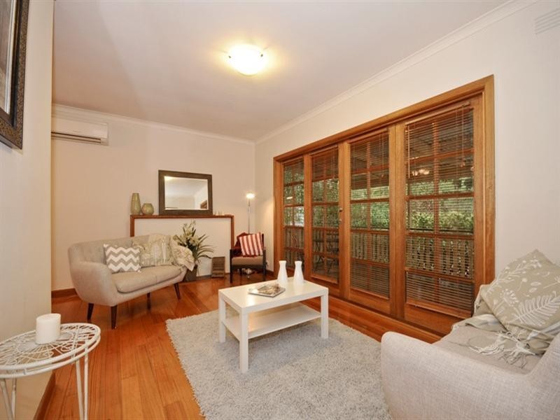 8 FIELD Street, Croydon VIC 3136