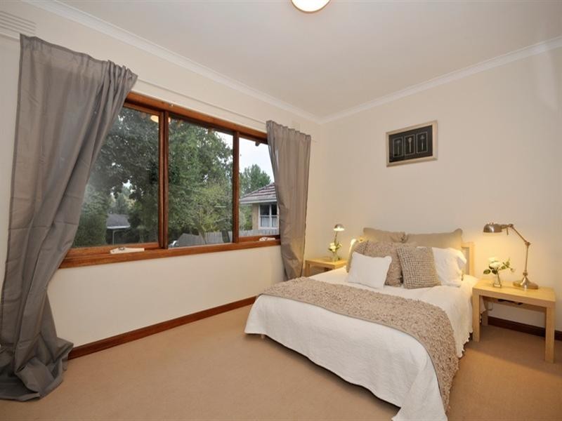 8 FIELD Street, Croydon VIC 3136