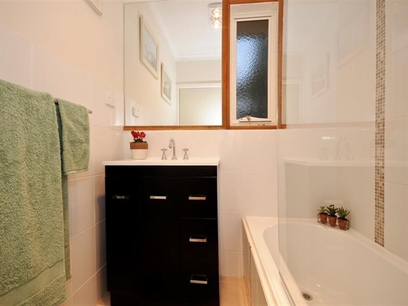 8 FIELD Street, Croydon VIC 3136