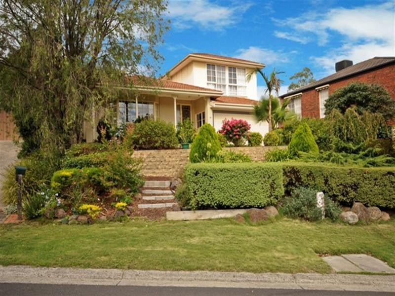 26 Lakeside Crescent, Croydon Hills VIC 3136