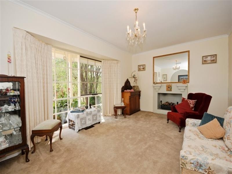 26 Lakeside Crescent, Croydon Hills VIC 3136