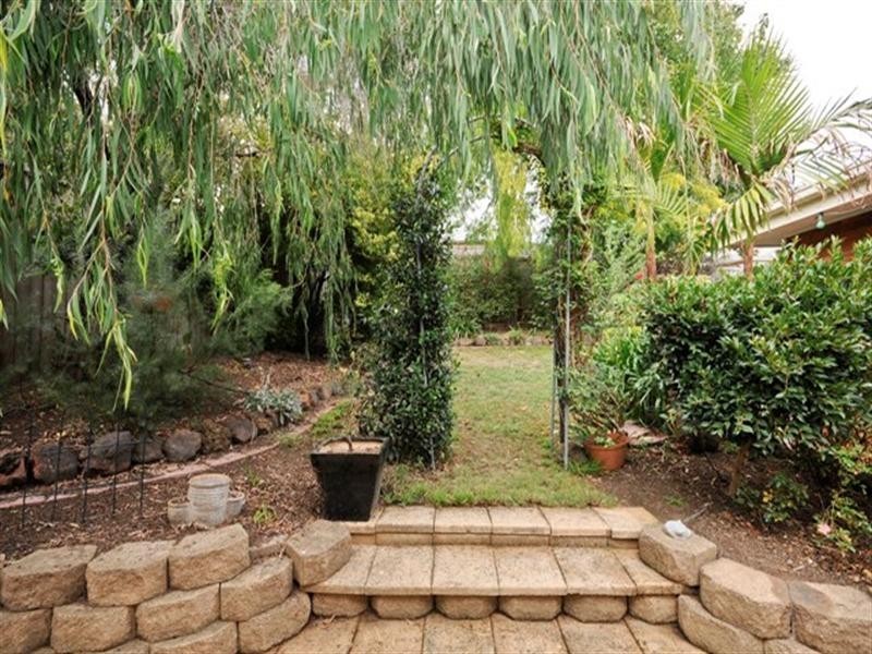26 Lakeside Crescent, Croydon Hills VIC 3136