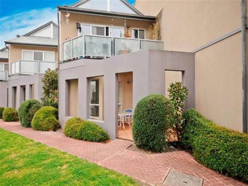 7/13-15 Hewish Road, Croydon VIC 3136