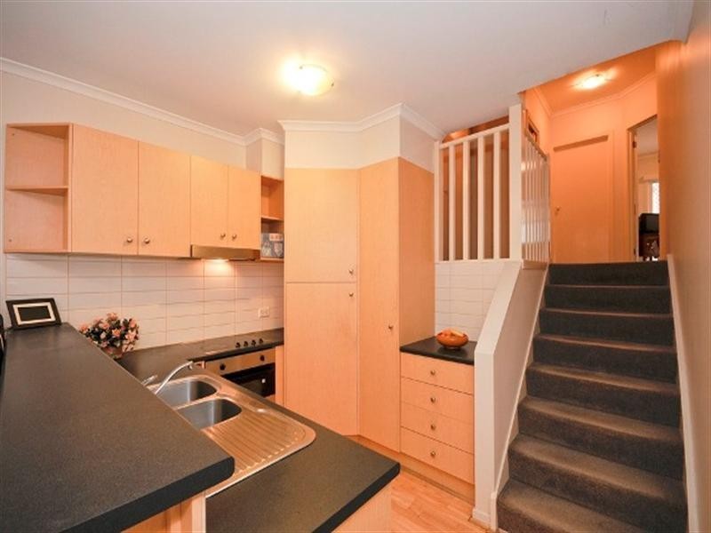 7/13-15 Hewish Road, Croydon VIC 3136