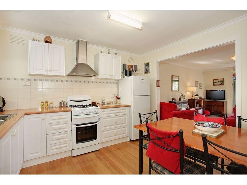 2/98 Mt Dandenong Road, Ringwood East VIC 3135