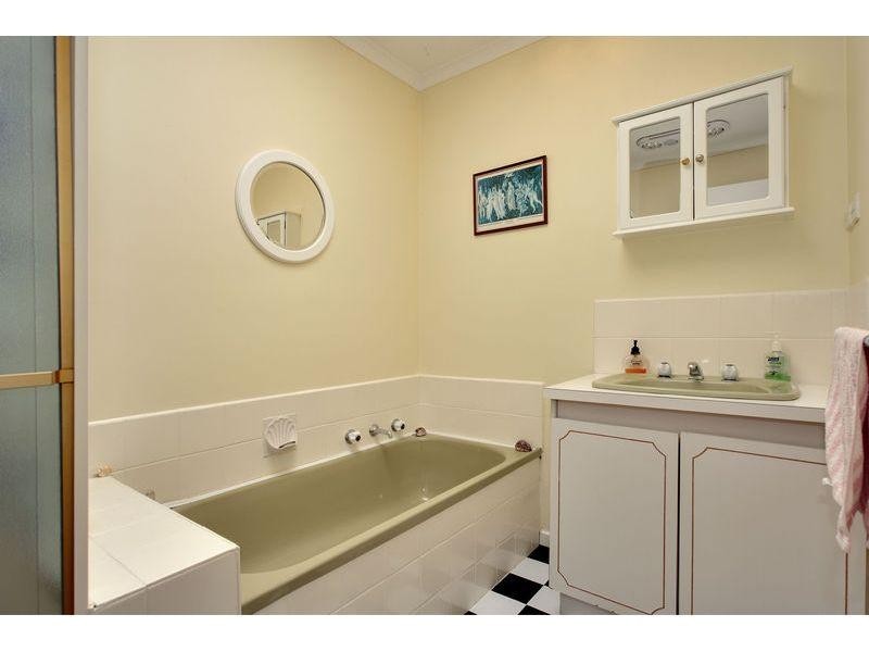 2/98 Mt Dandenong Road, Ringwood East VIC 3135