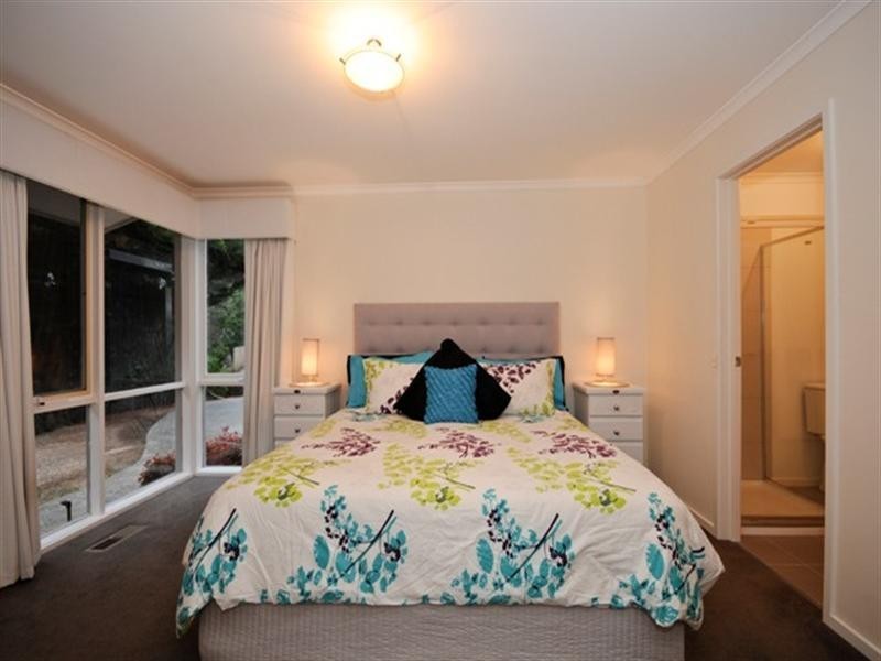 13 Highleigh Court, Mooroolbark VIC 3138