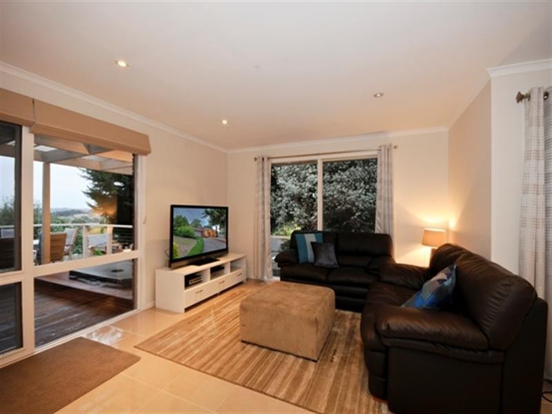 13 Highleigh Court, Mooroolbark VIC 3138