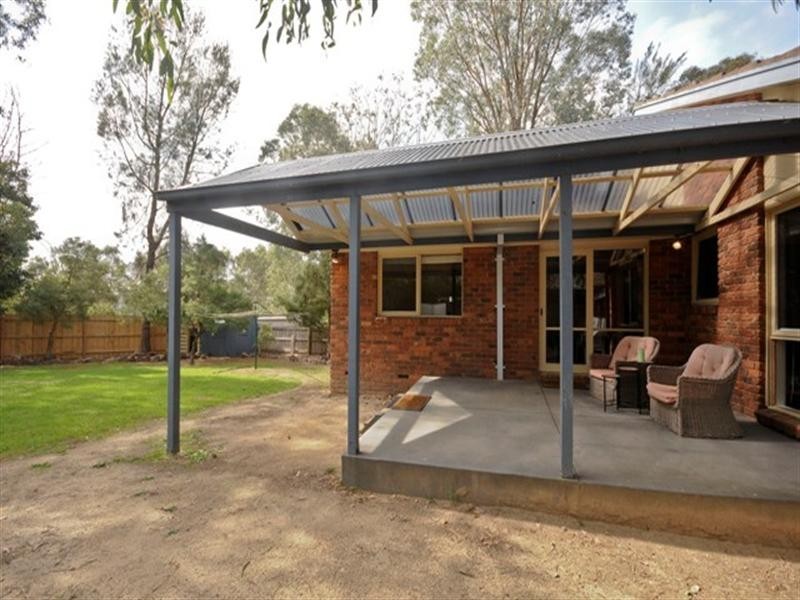 110 Bellara Drive, Croydon VIC 3136