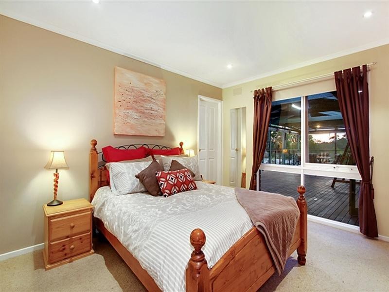 14 ELLIS Court, Mooroolbark VIC 3138