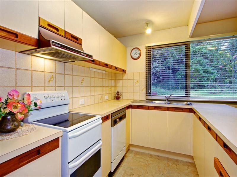 2/12 Tintern Avenue, Bayswater North VIC 3153