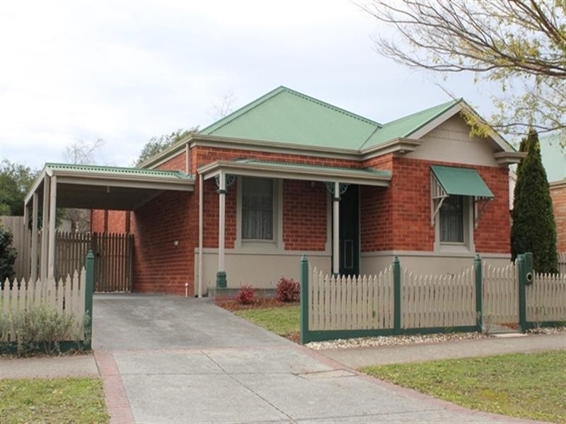 25 Chatswood Grove, Chirnside Park VIC 3116