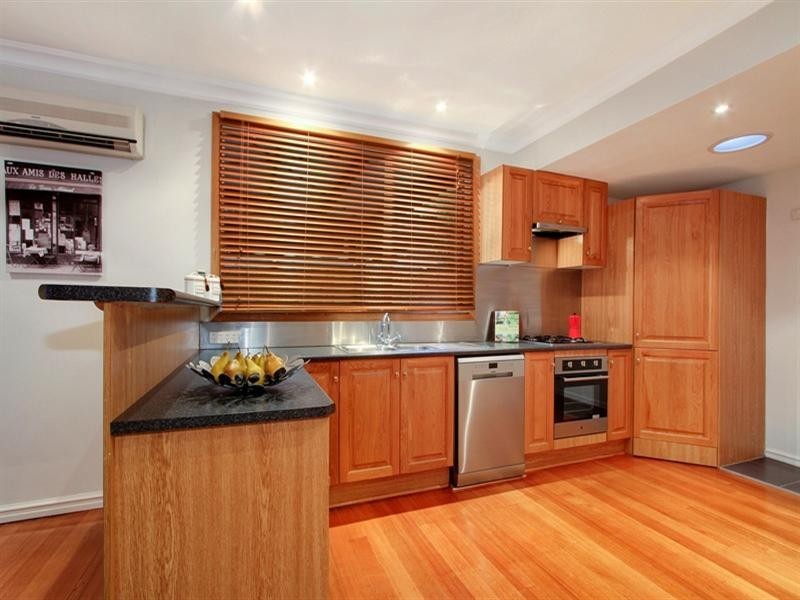 4 MALCOLM Road, Croydon North VIC 3136