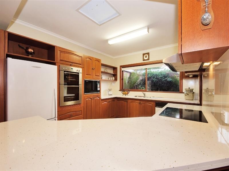 9 ST ANDREWS Close, Croydon VIC 3136