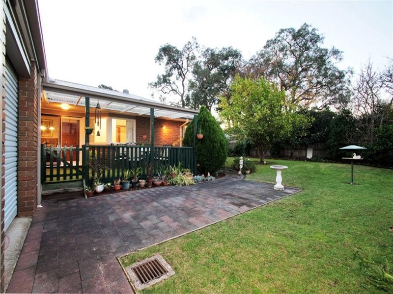 9 ST ANDREWS Close, Croydon VIC 3136