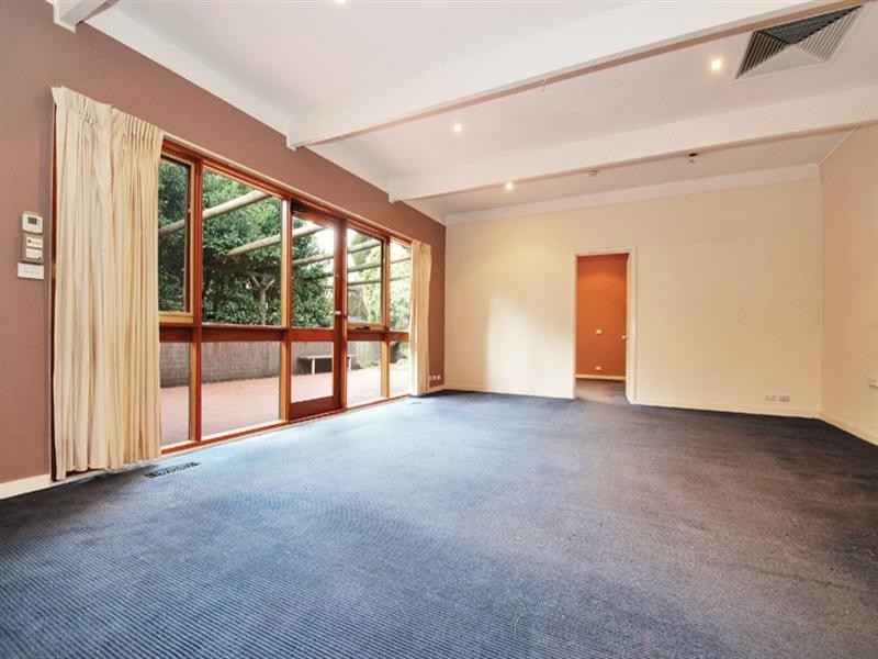 6 GLENDALE Drive, Chirnside Park VIC 3116