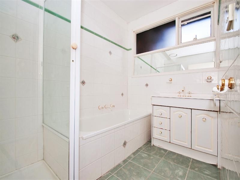 6 GLENDALE Drive, Chirnside Park VIC 3116