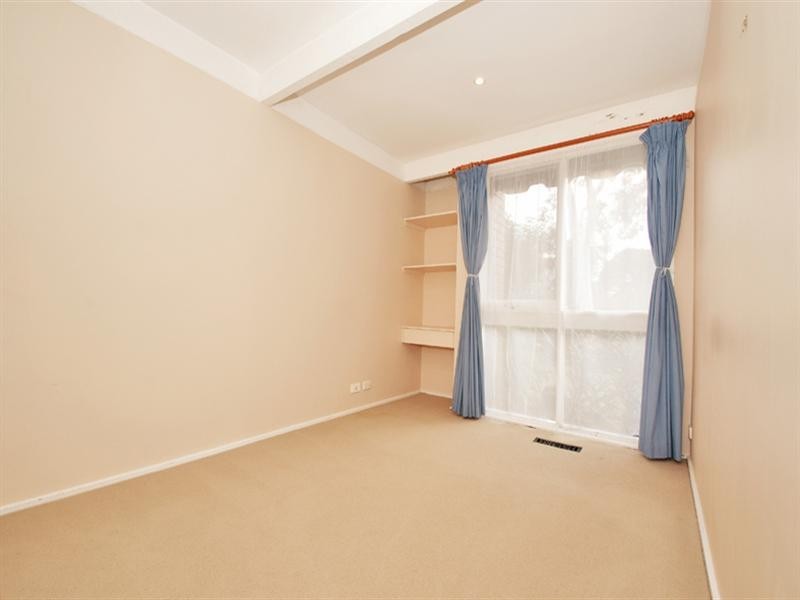 6 GLENDALE Drive, Chirnside Park VIC 3116