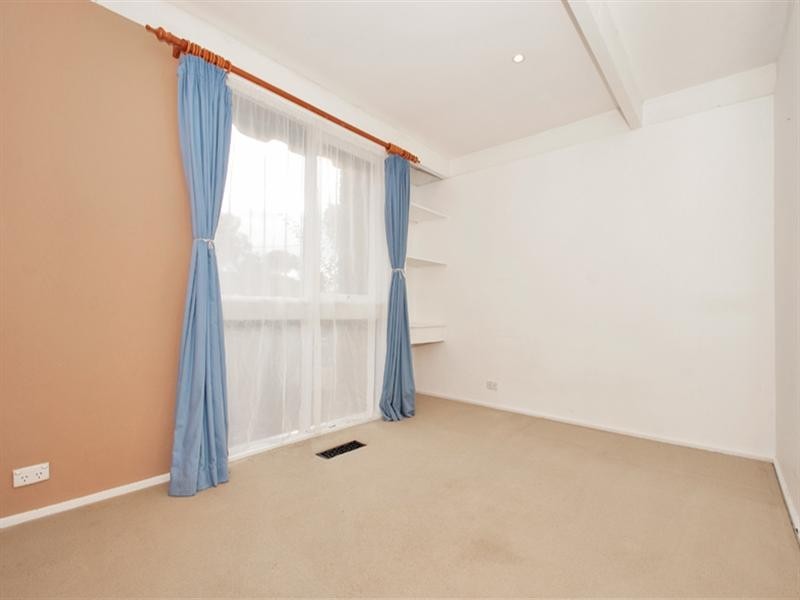 6 GLENDALE Drive, Chirnside Park VIC 3116