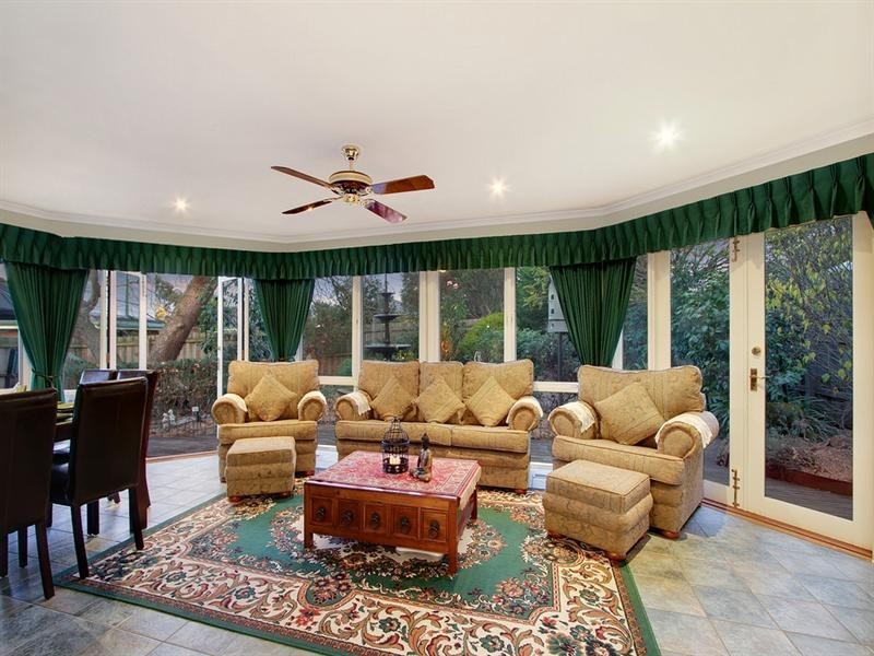 34 BLAZEY Road, Croydon South VIC 3136