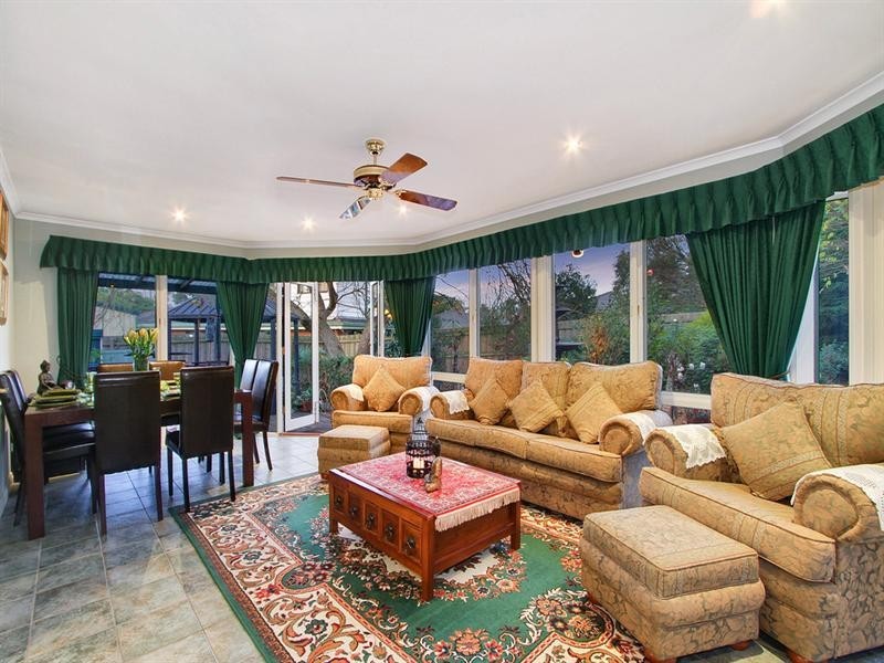 34 BLAZEY Road, Croydon South VIC 3136