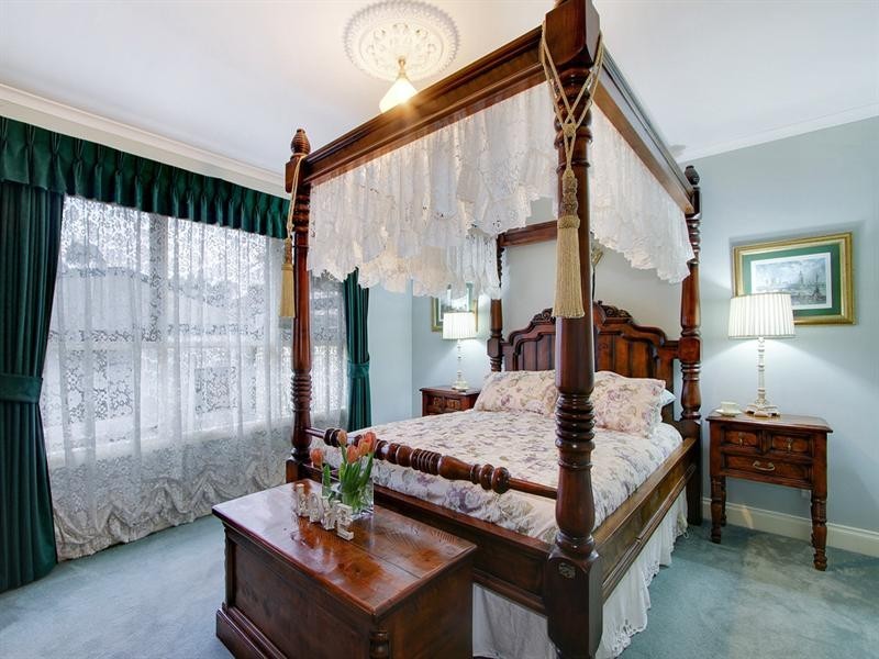 34 BLAZEY Road, Croydon South VIC 3136