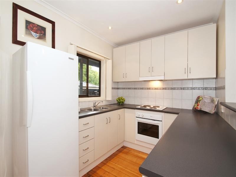 17 ALLAWARE Avenue, Croydon VIC 3136