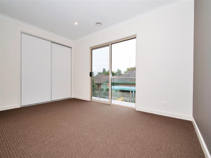 2/44 Barkly Street, Ringwood VIC 3134