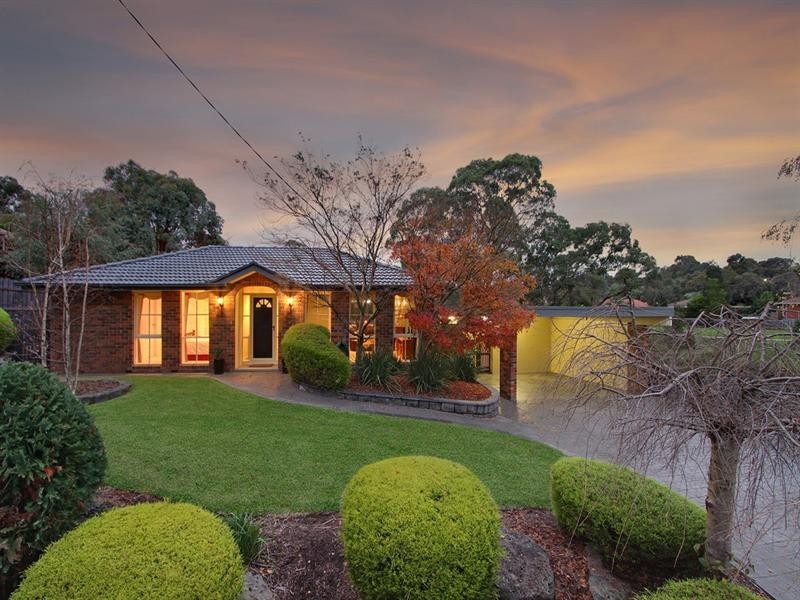 69 NARR MAEN Drive, Croydon Hills VIC 3136
