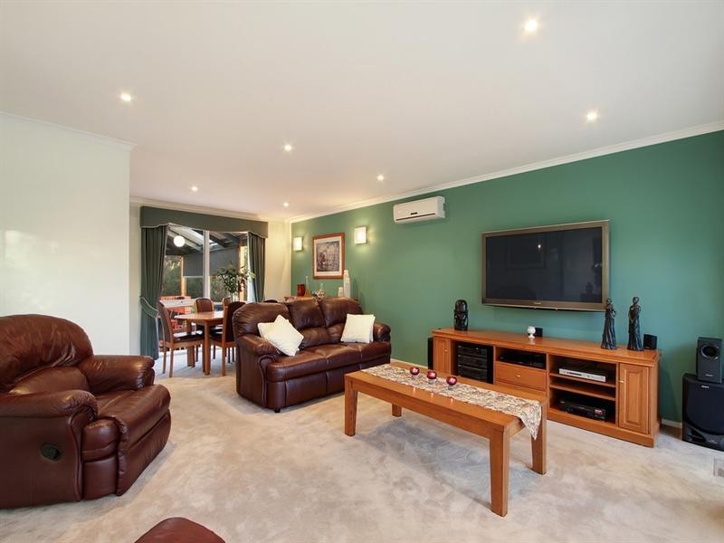 69 NARR MAEN Drive, Croydon Hills VIC 3136