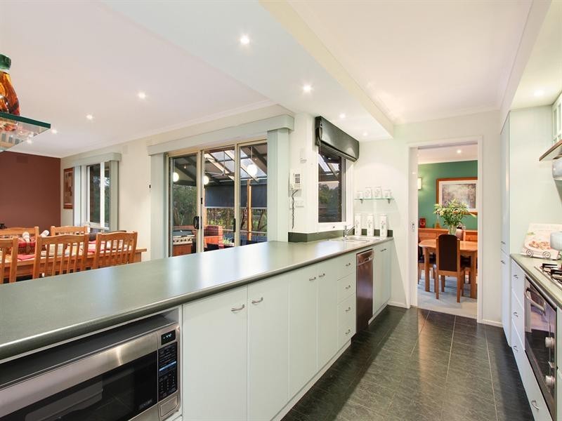 69 NARR MAEN Drive, Croydon Hills VIC 3136