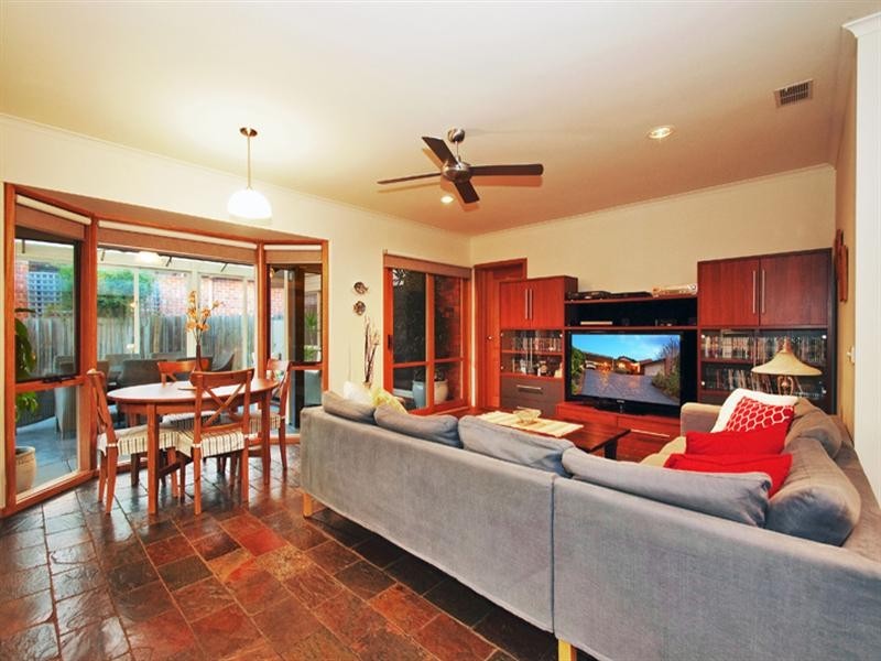 8 O’NEILL Way, Warranwood VIC 3134