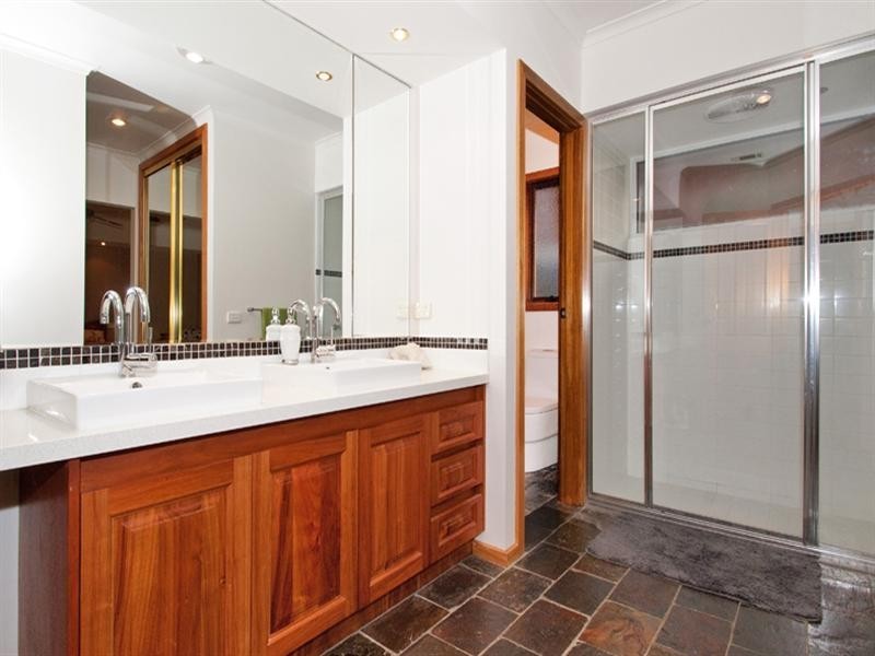 8 O’NEILL Way, Warranwood VIC 3134