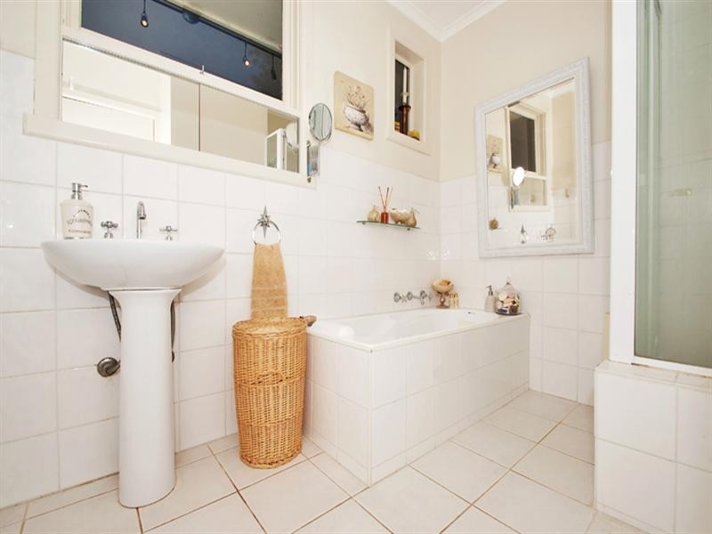 9 GARY Court, Croydon VIC 3136