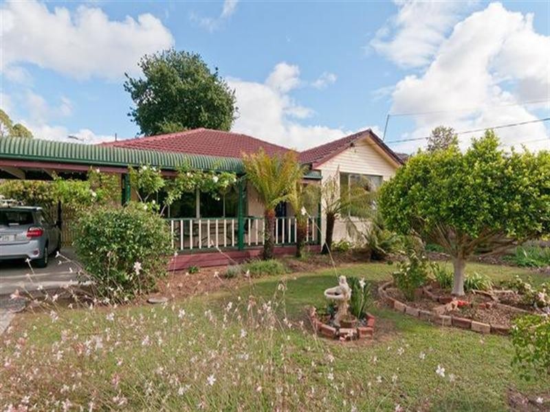 34 BALCOMBE Avenue, Mooroolbark VIC 3138