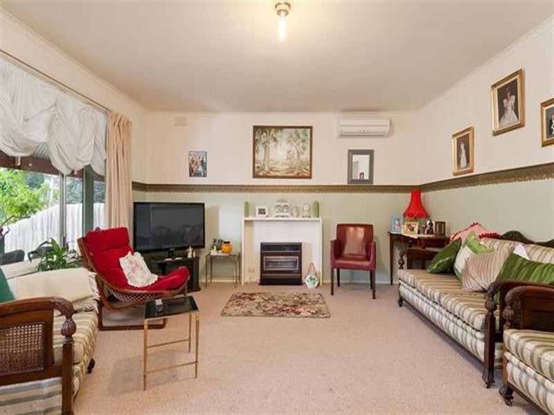 34 BALCOMBE Avenue, Mooroolbark VIC 3138