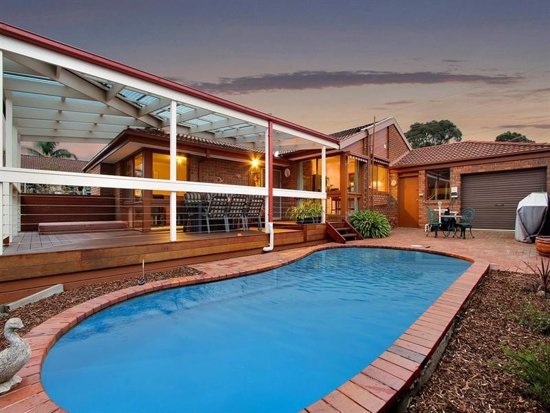 9 ROSEMARY Avenue, Croydon Hills VIC 3136