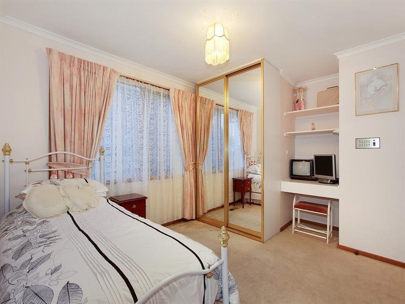 9 ROSEMARY Avenue, Croydon Hills VIC 3136