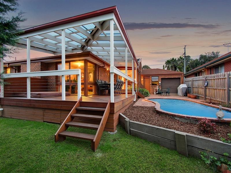 9 ROSEMARY Avenue, Croydon Hills VIC 3136