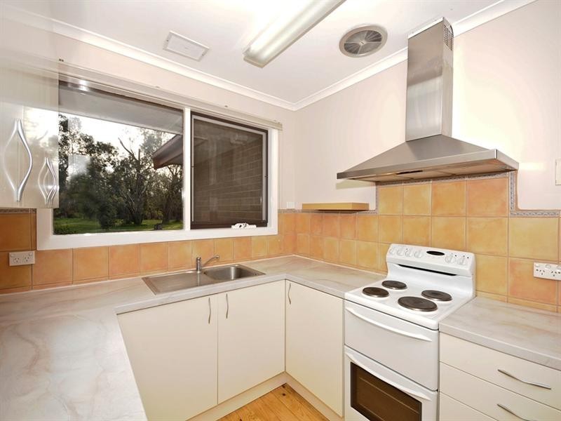 2/1-3 Leigh Road, Croydon VIC 3136